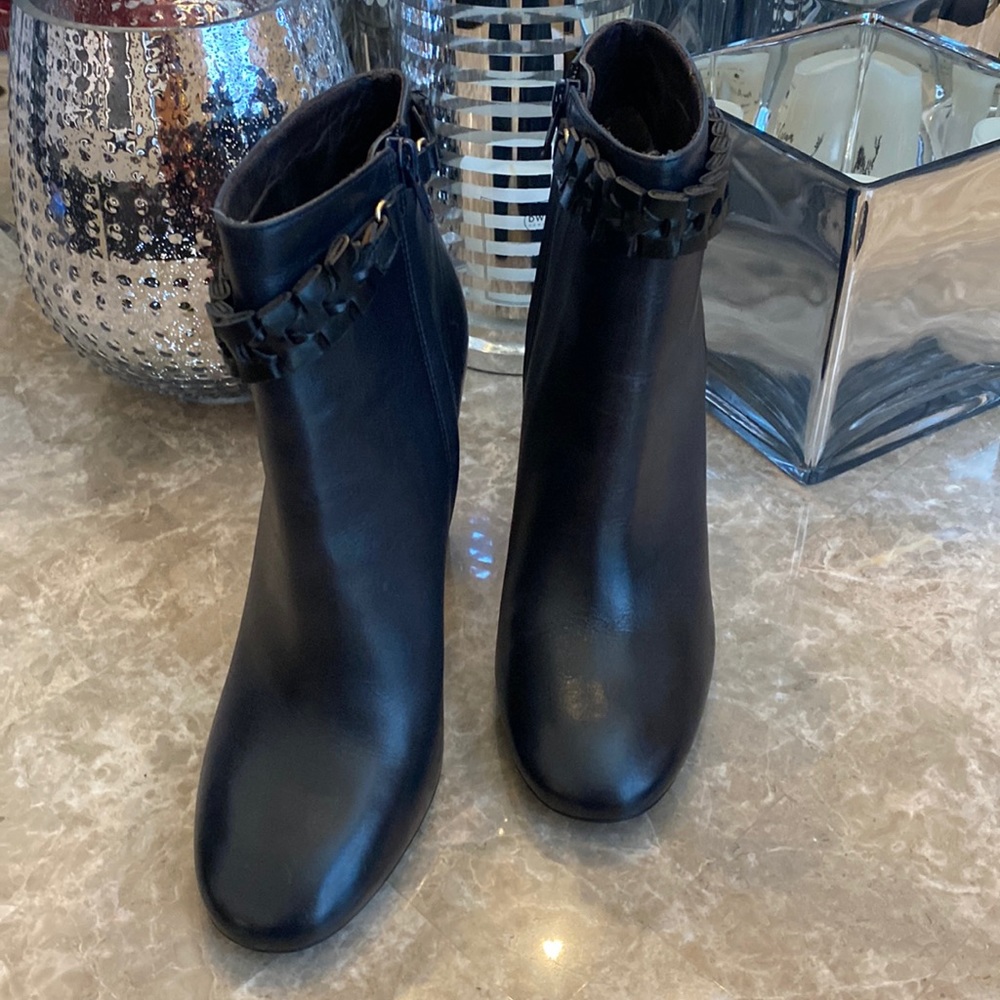 Tory Burch Savara Leather Heels Ankle Bootie